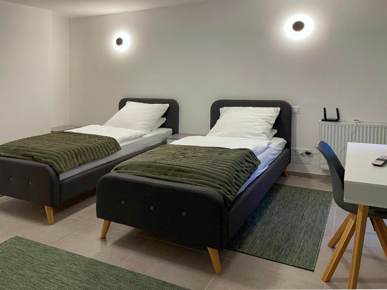 Board Inn - Haus Regensburg Buitenkant foto